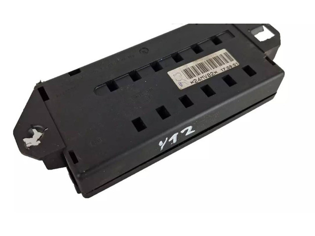 Блок предохранителей 9441776   Volvo XC90    