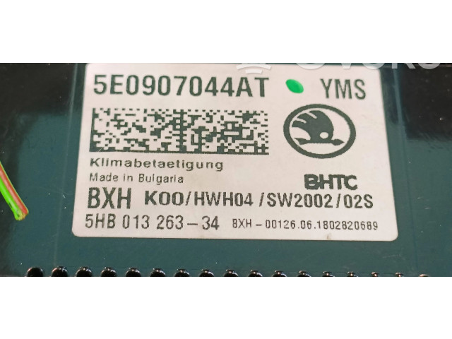 Блок управления климат-контролем 5E0907044AT, 5HB01326334 Skoda Octavia Mk3 (5E)