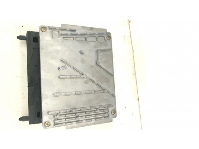 Блок управления двигателя 08677708   Volvo V70