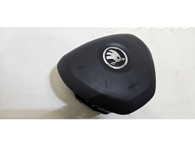 Подушка безопасности водителя 5E0880201   Skoda Octavia Mk3 (5E)