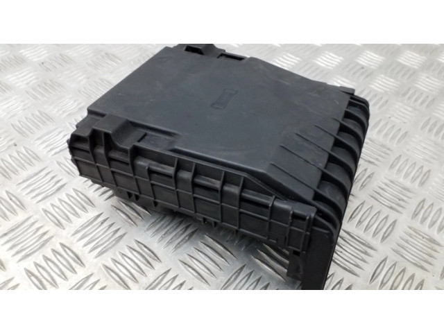 Pojistková skříňka 1K0937125C, 1K0937629A Audi A3 S3 A3 Sportback 8P 2009