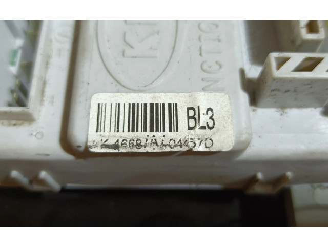 Блок предохранителей 4668A04457   KIA Sorento    