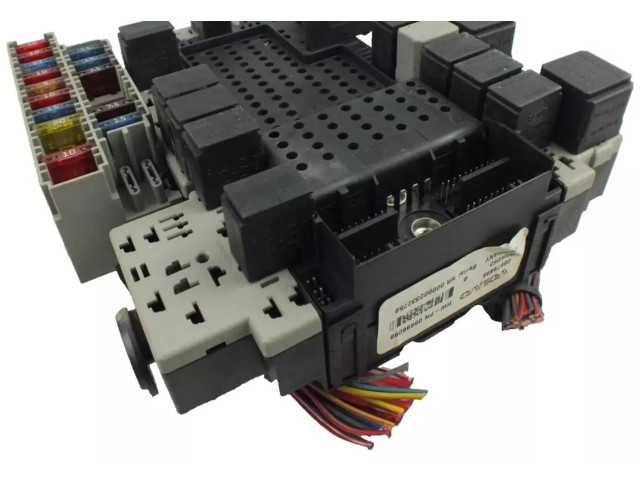 Блок предохранителей  08696098, 8679899   Volvo V70    