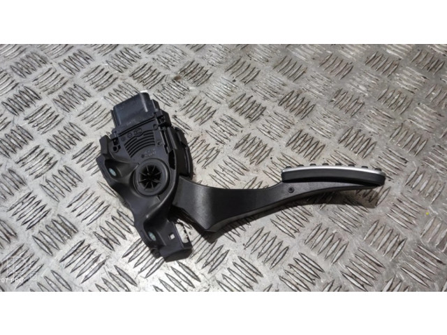 Педаль акселератора