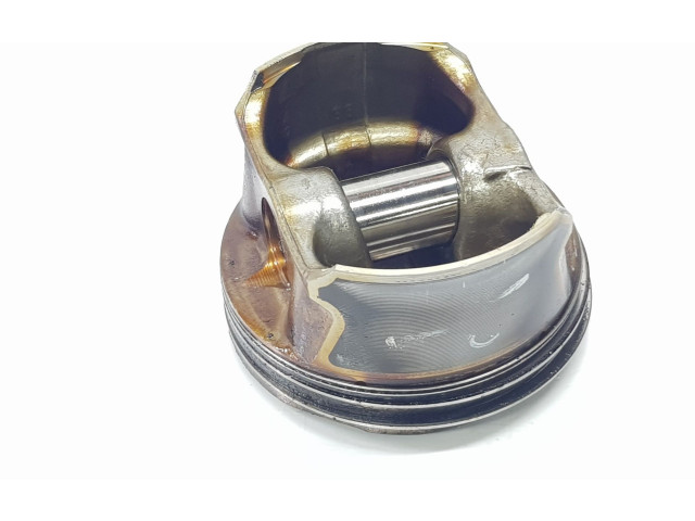 Píst 7562451, 11257562451 BMW 1 E81 E87
