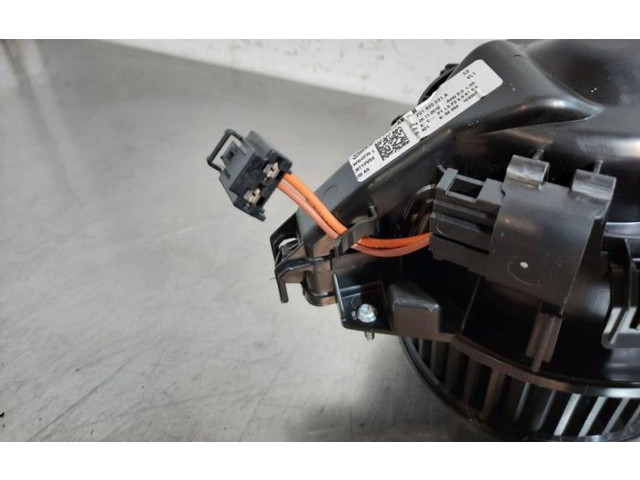 Вентилятор печки 2Q1820021A Skoda Scala