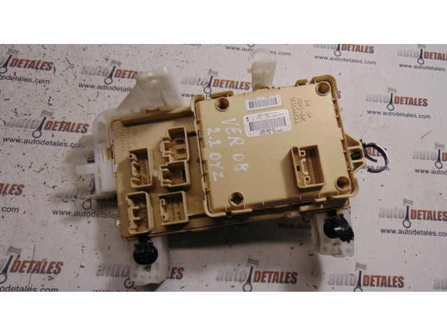 Блок предохранителей 892210F010   Toyota Corolla Verso AR10    