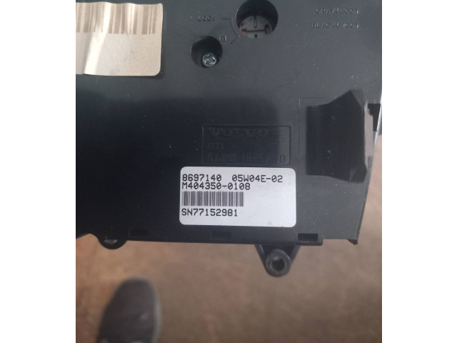 Блок управления климат-контролем 8697140, 05W04E02 Volvo V70