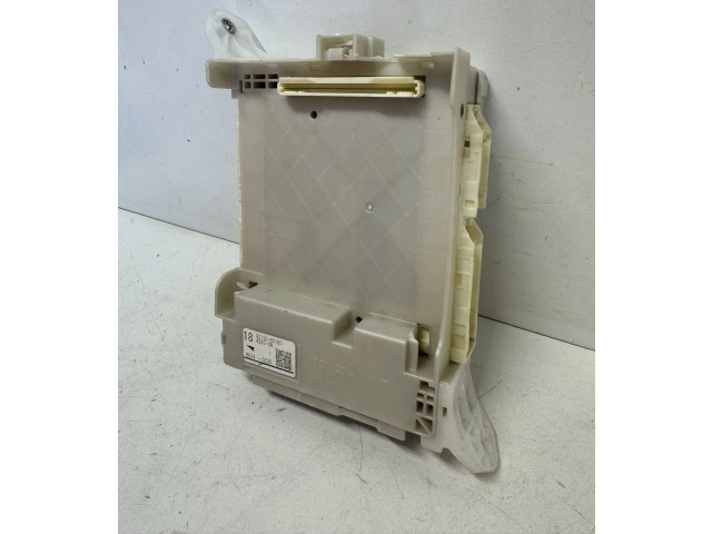 Pojistková skříňka 8273060180 Toyota Land Cruiser (J150) 2017