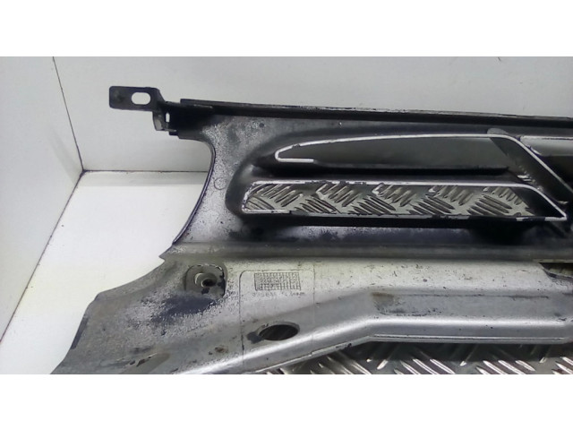 Верхняя решётка Citroen Berlingo 1996-2002 года 9635603977