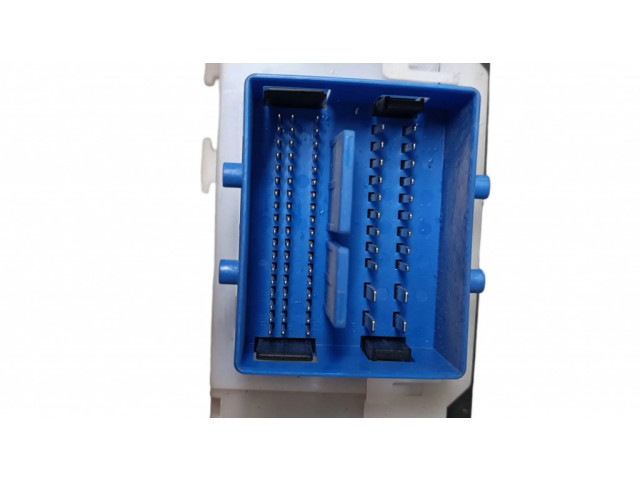 Блок предохранителей 7G9T14C256FA, 30765624AE   Volvo V70    