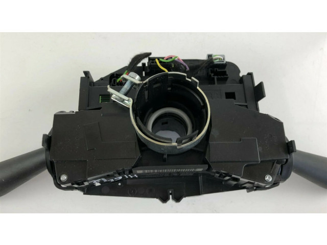 Мултифункционный включатель управления / ручка