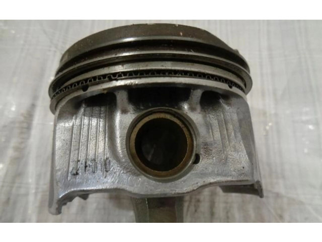 Поршень с шатуном Renault Clio V