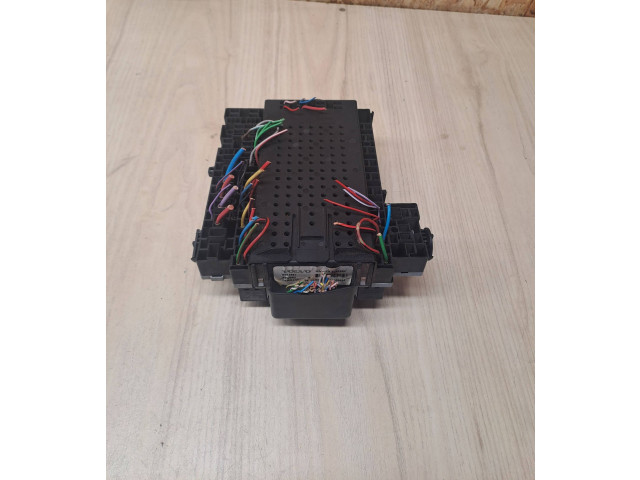 Блок предохранителей 9494997   Volvo S80    