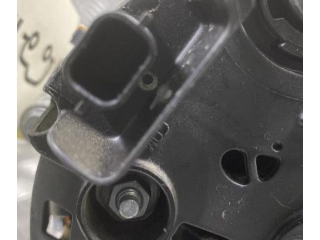 Генератор 231005933R Dacia Sandero