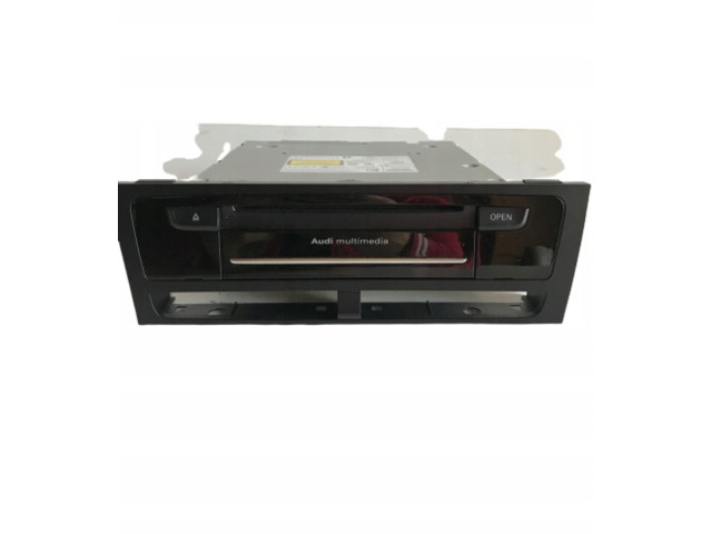 Радио/ проигрыватель CD/DVD / навигация