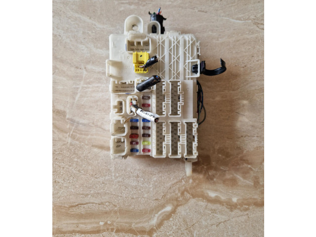 Pojistková skříňka Toyota Hilux (AN10, AN20, AN30) 2010