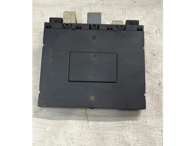 Блок предохранителей  3C0937049E, F005V00526   Volkswagen Touran I    