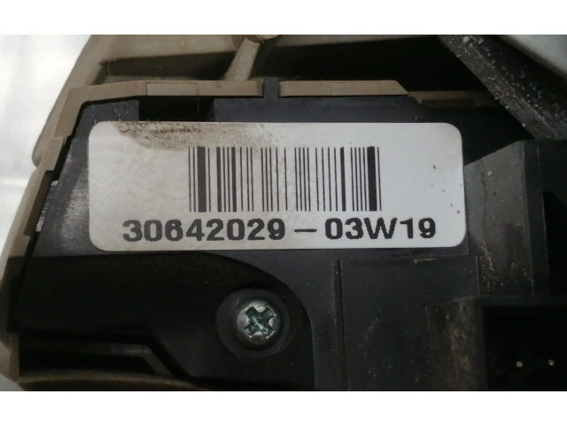 Подушка безопасности водителя 8686287 Volvo S80