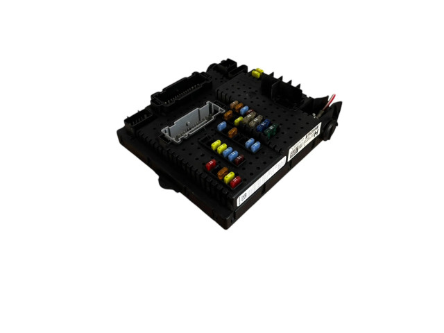 Блок предохранителей 30728512, 28017881 Volvo S60