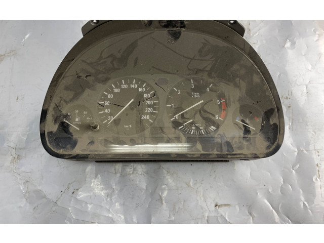 Přístrojová deska BMW 5 E39 1998 62118375675, 110008735034