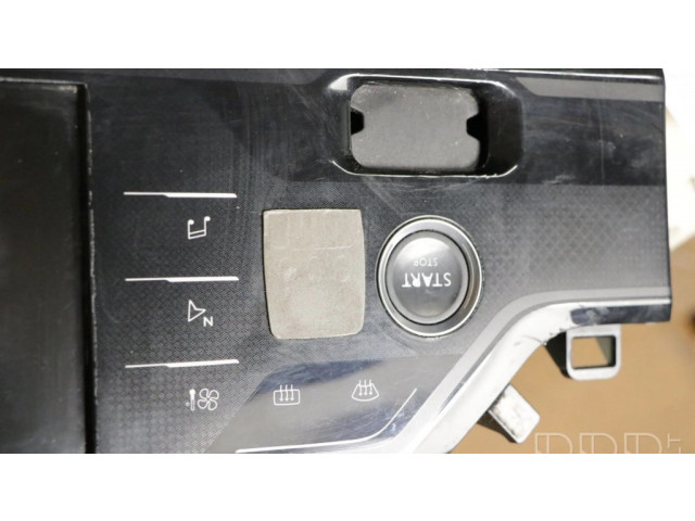 Радио/ проигрыватель CD/DVD / навигация