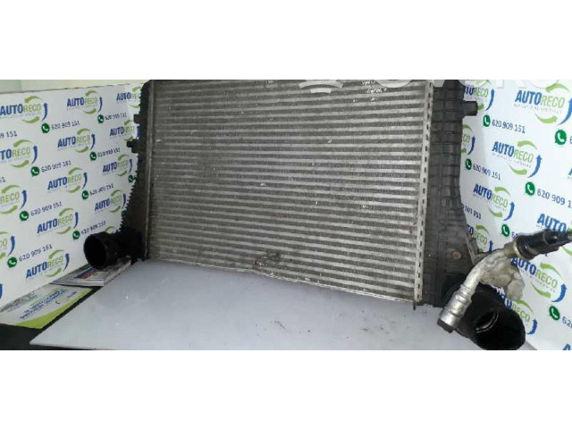 Интеркулер  04L129766AT   Audi A3 S3 A3 Sportback 8P 