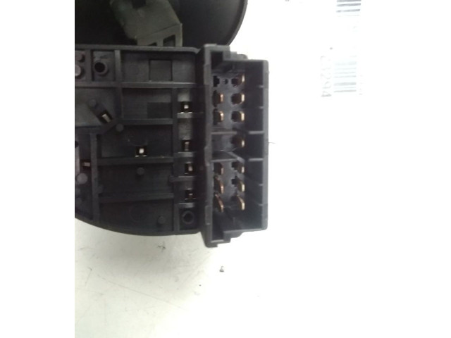 Ручка стеклоочистителей 7701046628 Renault Twingo I