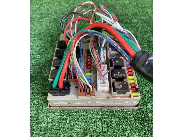 Блок предохранителей     Renault Clio III    