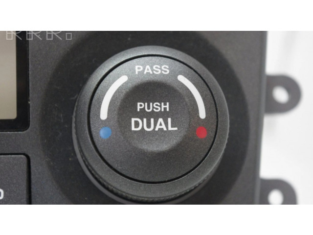 Блок управления климат-контролем 972503E261 KIA Sorento