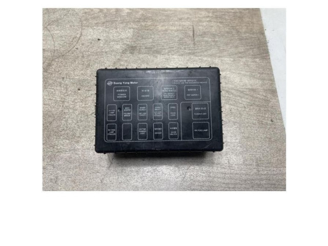 Блок предохранителей 8220108156, 8220108156 SsangYong Rexton