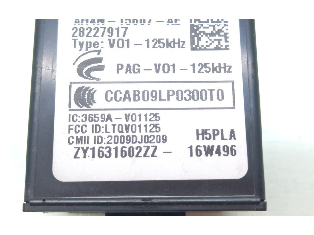 Вентилятор радиатора LR020114, AH4N15607AE Land Rover Discovery 5