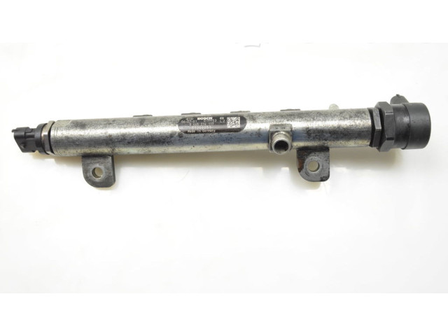 Vstřikovací lišta 55200251 Opel Vectra C Z 19 DTH