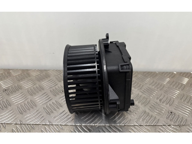Вентилятор печки 4M1820021B Audi Q5 SQ5