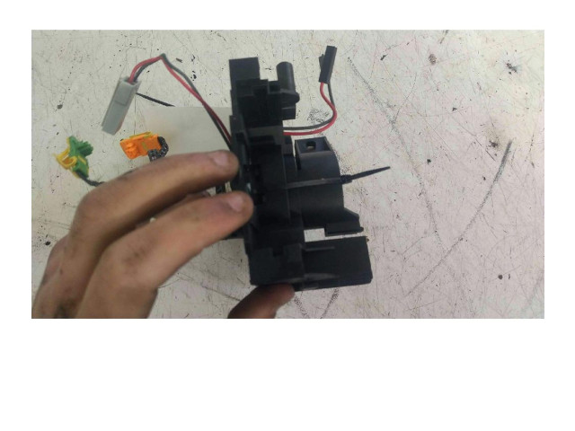 Подрулевой шлейф SRS 8200204068   Renault Clio II