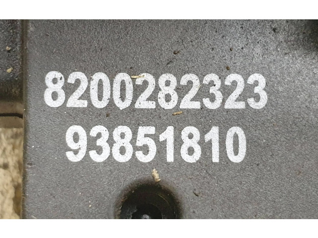 Замок багажника 8200282323, 93851810    Renault Trafic II (X83) 2002 - 2014 года