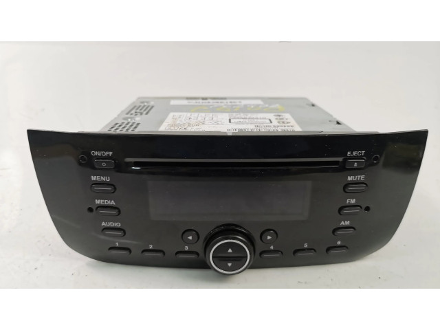 Радио/ проигрыватель CD/DVD / навигация