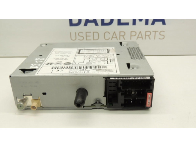 Радио/ проигрыватель CD/DVD / навигация