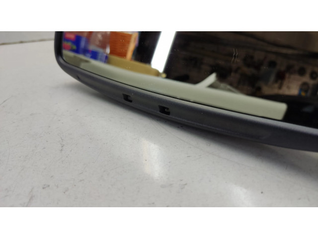 Зеркало заднего вида (в салоне)