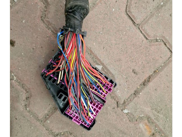 Блок предохранителей 6q2941824b Skoda Fabia Mk1 (6Y)