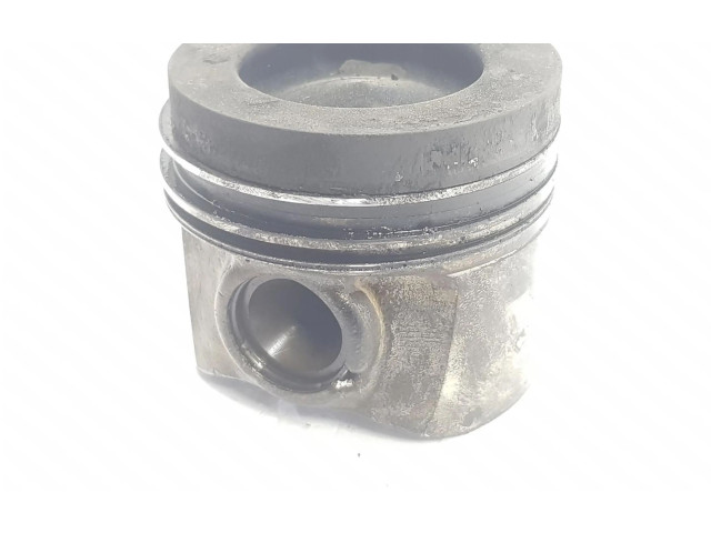 Píst 04L107065D, 1111AA   Skoda Superb B6 (3T)  pro naftový motor 1.6  