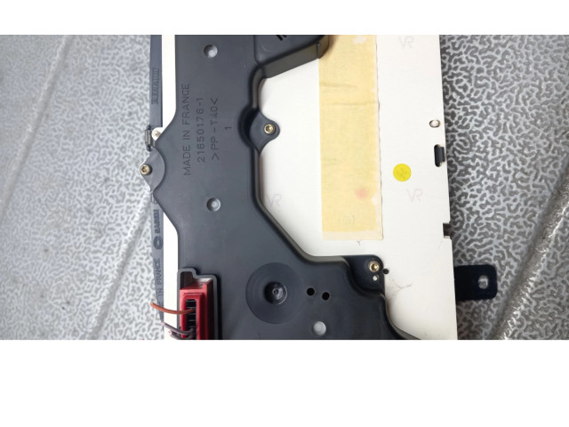 Панель приборов    Renault Clio II       