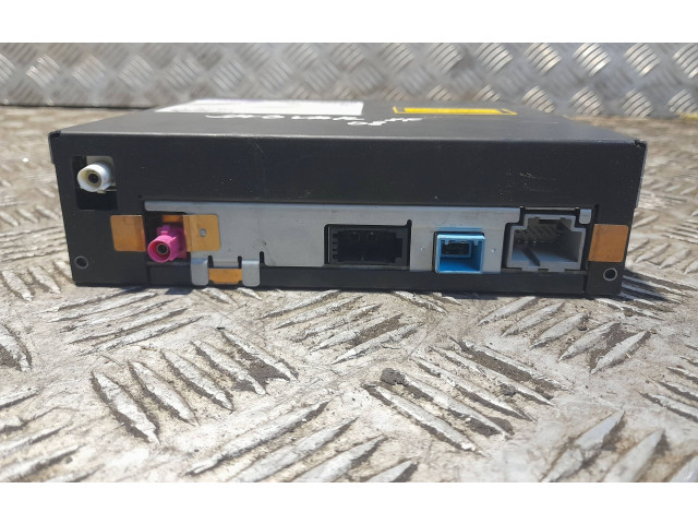 Радио/ проигрыватель CD/DVD / навигация