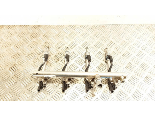 Топливная рампа 31478555, 32140007 Volvo S60 2.0