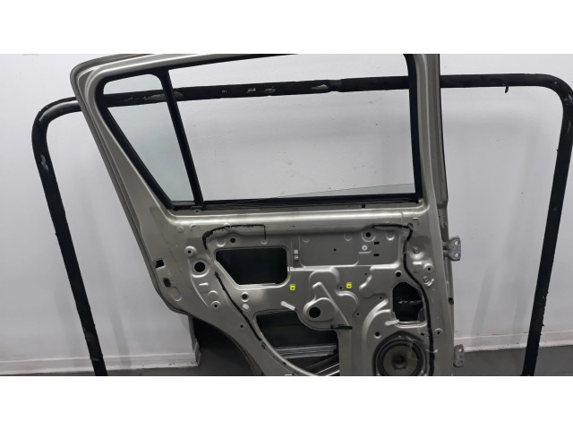 Задняя дверь