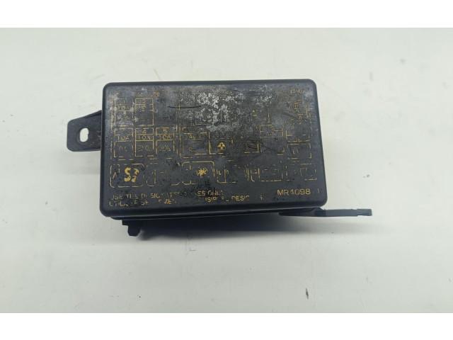 Блок предохранителей Jeep Cherokee