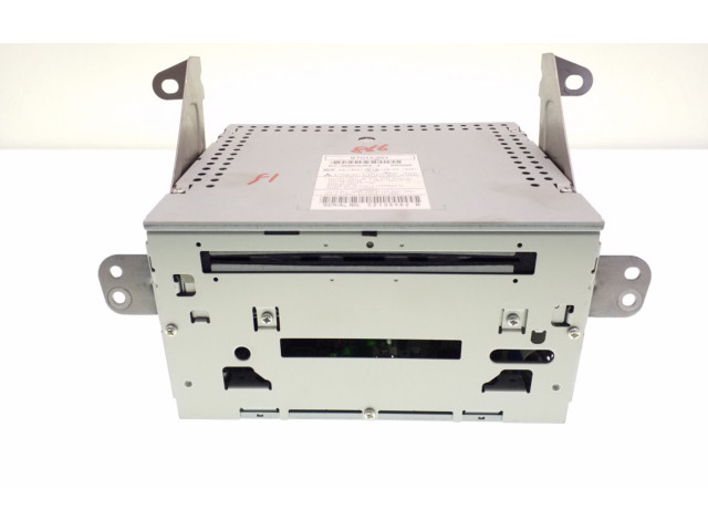 Радио/ проигрыватель CD/DVD / навигация