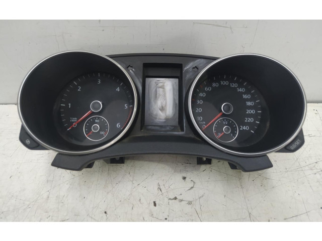 Панель приборов 5K0920860J Volkswagen Golf VI