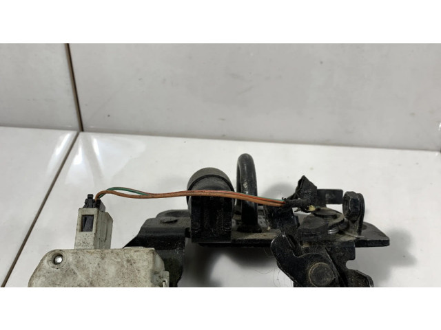 Замок задней крышки