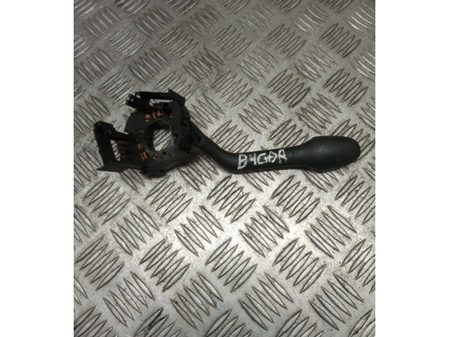 Ручка стеклоочистителей    Volkswagen PASSAT B4